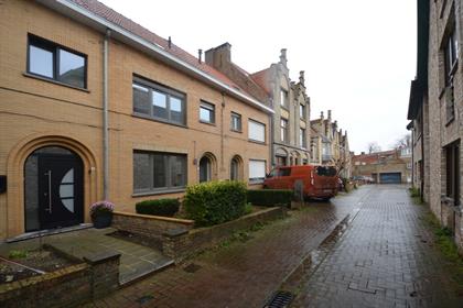 Rustig gelegen woning centrum Veurne met 3 slpks