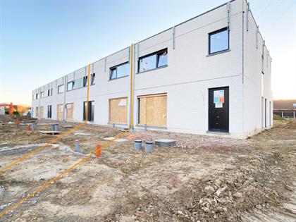 Investering nieuwbouw 3 slaapkamer woning met garage en tuin te Lebbeke!