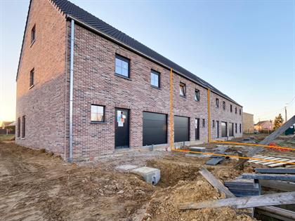 Investering nieuwbouw 3 slaapkamer woning met garage en tuin te Lebbeke!