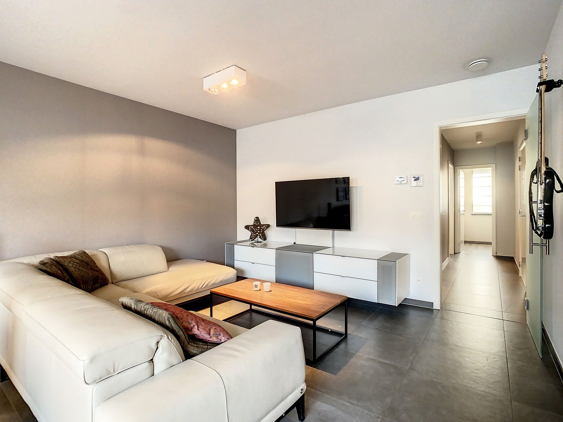 Prachtig gelijkvloers appartement met 2 slaapkamers, tuin en overdekte autostaanplaats te Beveren-Waas