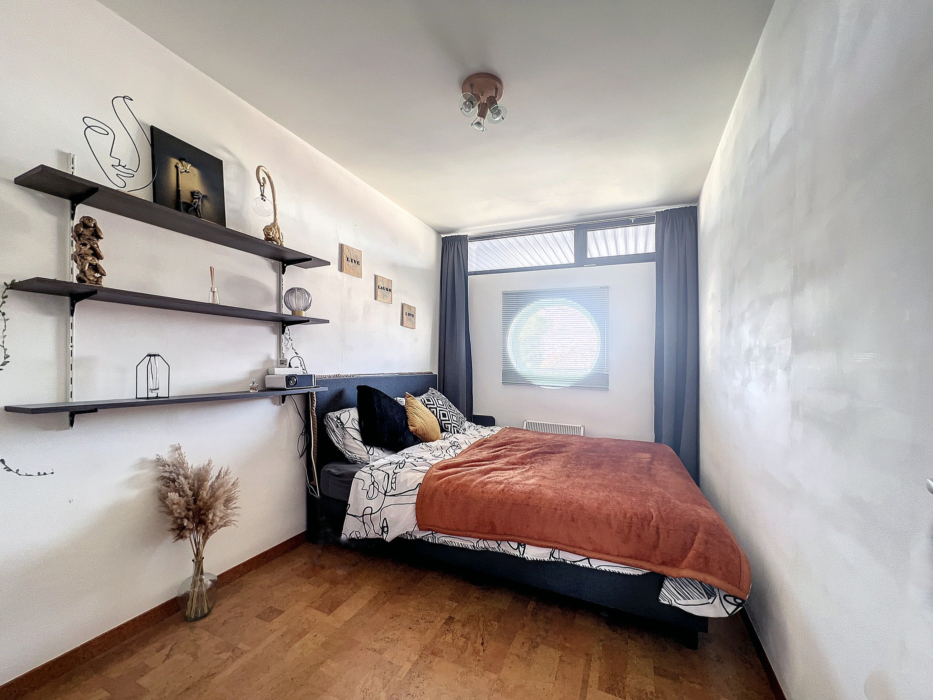 Instapklaar appartement met 3 slaapkamers te Sint-Amandsberg!