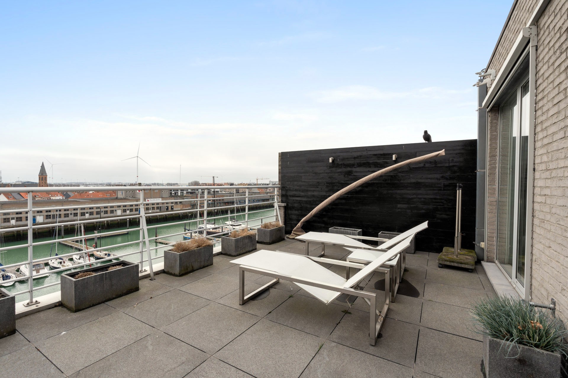 Ontdek deze luxueuze design penthouse met adembenemend uitzicht op de jachthaven van Zeebrugge!